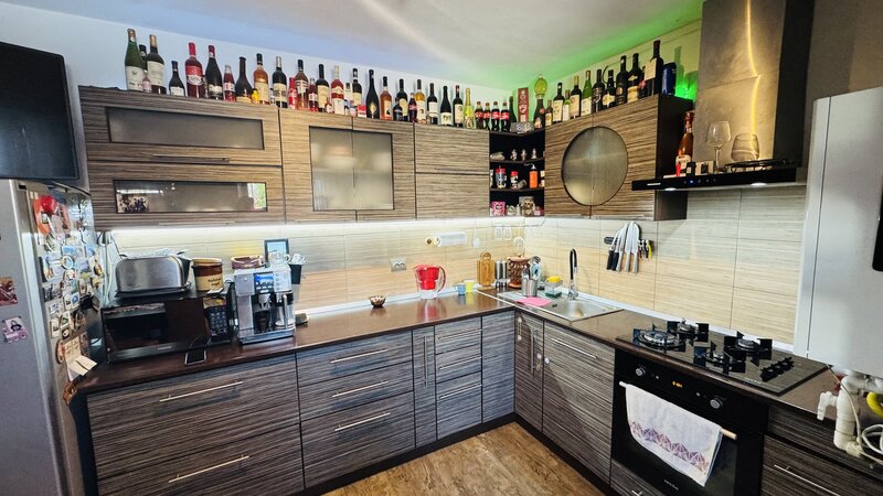 Popesti, Drumul Fermei, loc parcare si terasa 15 mp,